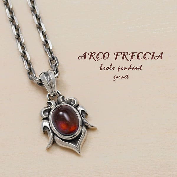 送料無料 【ARCO FRECCIA】　花冠モチーフ ガーネット×シルバーペンダント [DT-257GN]